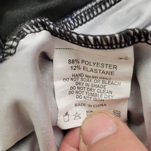 Capri pants with interesting galaxy stars design. - Picture 2 of 9